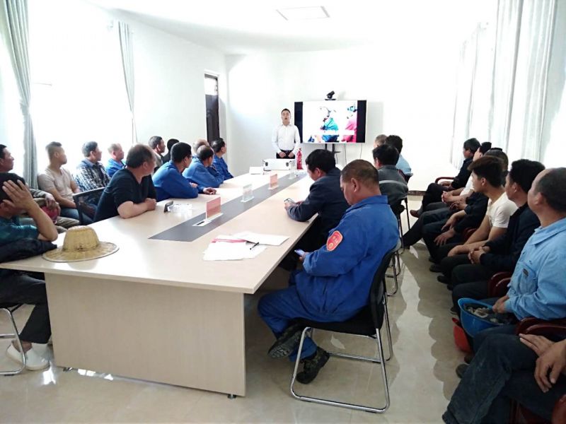 
				   
					黃河同力鹿角嶺礦山舉行滑塌、消防事故應急救援演練
				 